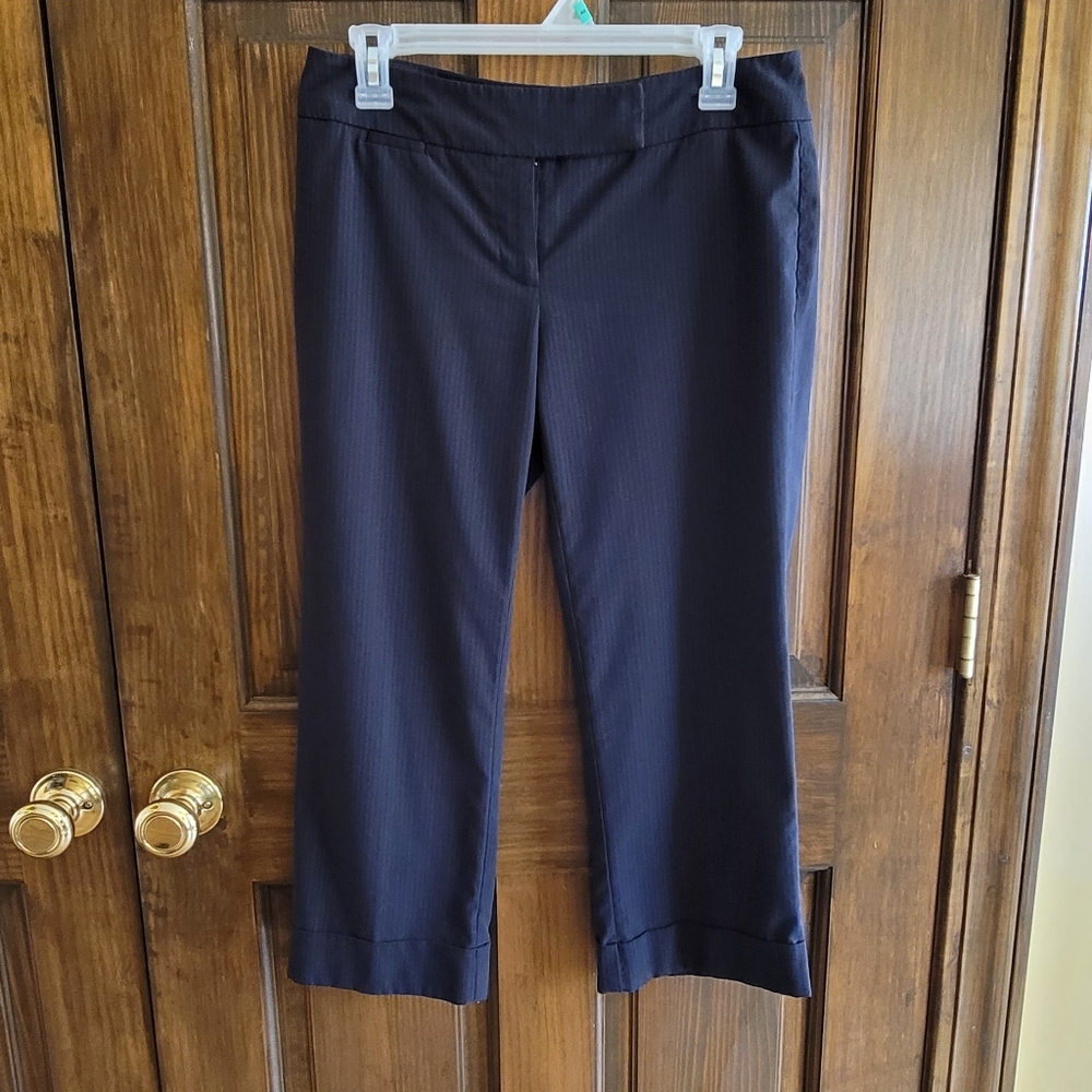 New York and Company Stretch Sz 4 Crop Off Black Burgundy Gray Pin Striped